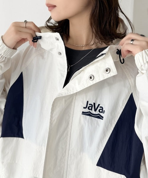 《JaVaジャバコラボ》軽やかに魅せる、スポーティモード。サイド配色切替ナイロン100％パーカー jv1265037