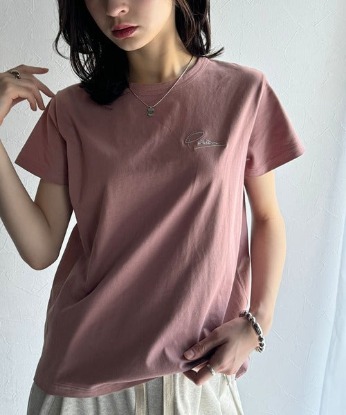 【sustaina+】こなれ感たっぷり。オーガニックコットン100％胸元PAEAN刺繍Tシャツ(半袖) ce1260401