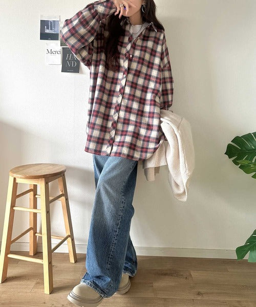 トレンド感たっぷり、ゆったりとしたシルエットで大人の抜け感を演出。微起毛オーバーサイズチェックシャツ ce1010567
