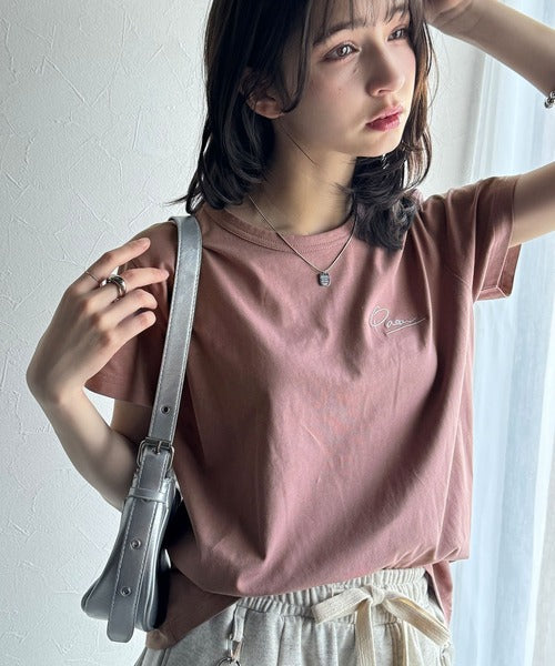 【sustaina+】こなれ感たっぷり。オーガニックコットン100％胸元PAEAN刺繍Tシャツ(半袖) ce1260401