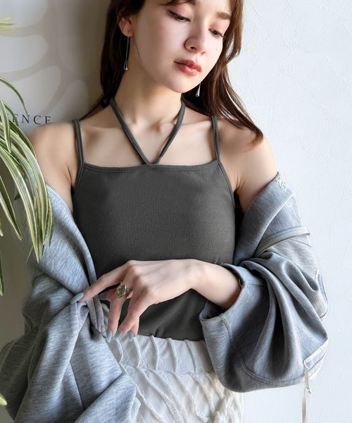 【mily bilet】オールシーズンの必需品！カップ付きホルターネック風ストラップキャミソール mi1019086