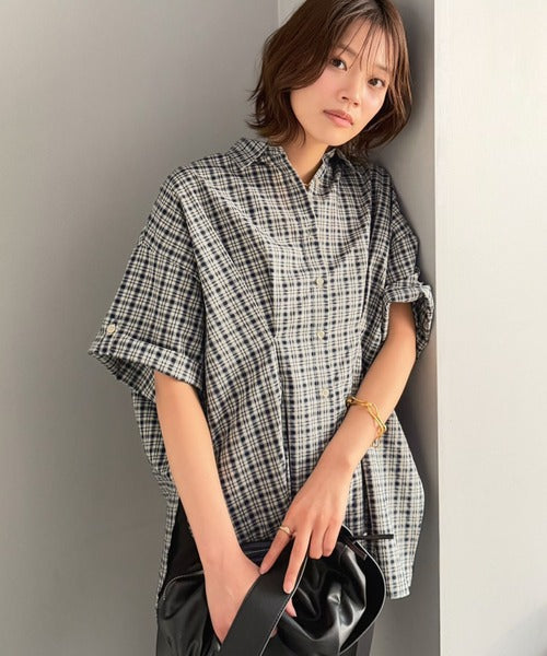着るだけでメリハリ美人。涼やか素材が軽やかに着映える。サッカー素材ウエストタックBIG半袖シャツ（半袖） ce1265069