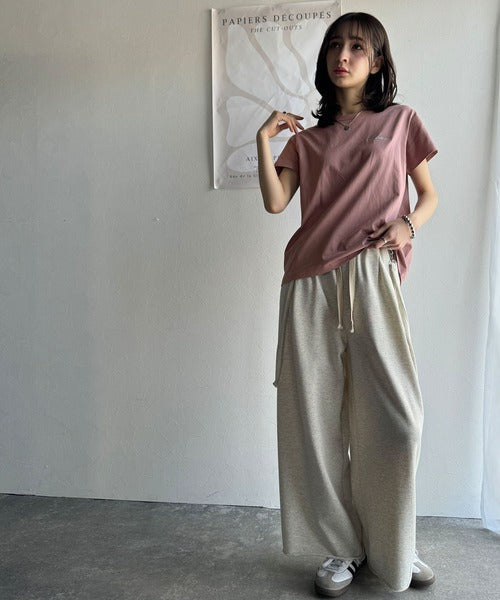 【sustaina+】こなれ感たっぷり。オーガニックコットン100％胸元PAEAN刺繍Tシャツ(半袖) ce1260401