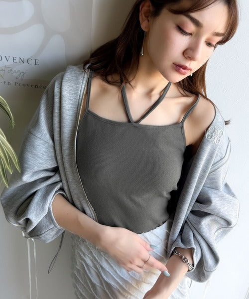 【mily bilet】オールシーズンの必需品！カップ付きホルターネック風ストラップキャミソール mi1019086