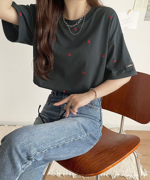 《JaVaジャバコラボ》春夏のカジュアルに、大人の“可愛い”をプラス。ミニハート刺繍Tシャツ（半袖） jv1010470