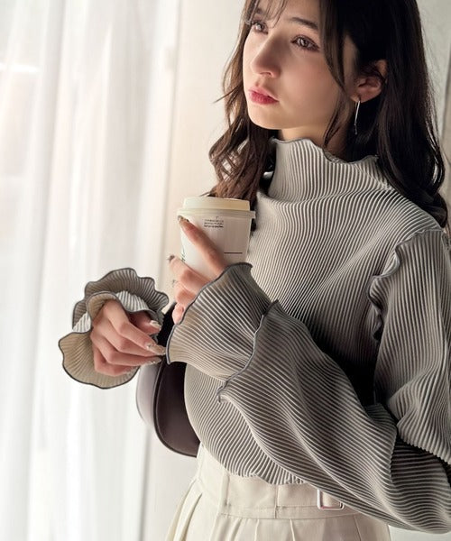 袖のニュアンスで魅せる♪前後2way袖フリル配色メロウプリーツトップス（長袖） ce1330050