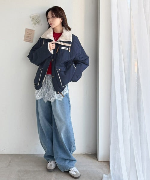 《JaVaジャバコラボ》ふわもこに、ひとクセ。パーツが際立つ異素材コンビ。ボア×ナイロンハイネックジャケット jv1240136