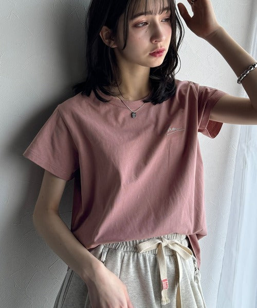 【sustaina+】こなれ感たっぷり。オーガニックコットン100％胸元PAEAN刺繍Tシャツ(半袖) ce1260401