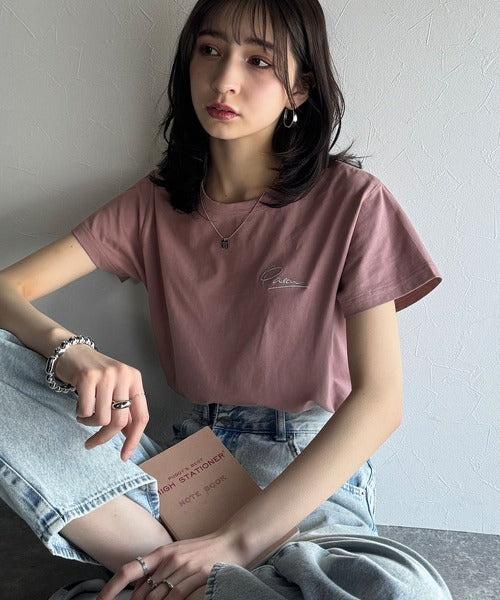 【sustaina+】こなれ感たっぷり。オーガニックコットン100％胸元PAEAN刺繍Tシャツ(半袖) ce1260401