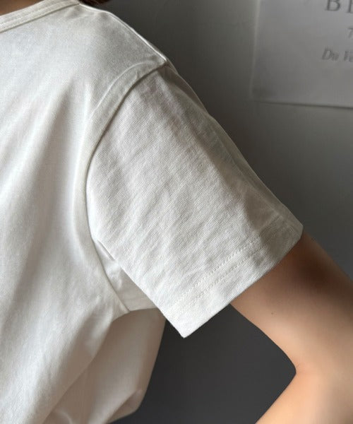 【sustaina+】こなれ感たっぷり。オーガニックコットン100％胸元PAEAN刺繍Tシャツ(半袖) ce1260401