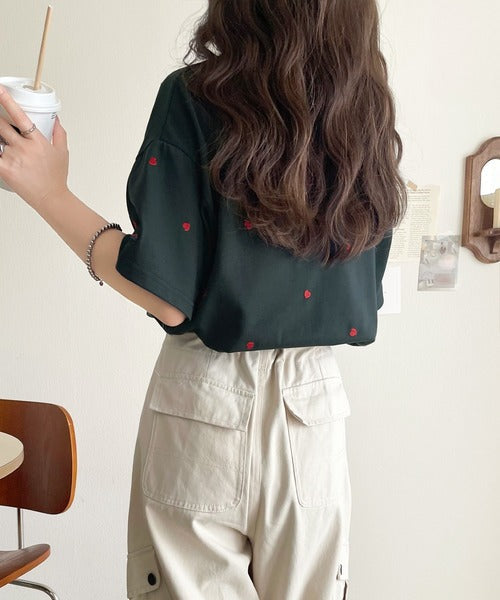 《JaVaジャバコラボ》春夏のカジュアルに、大人の“可愛い”をプラス。ミニハート刺繍Tシャツ（半袖） jv1010470