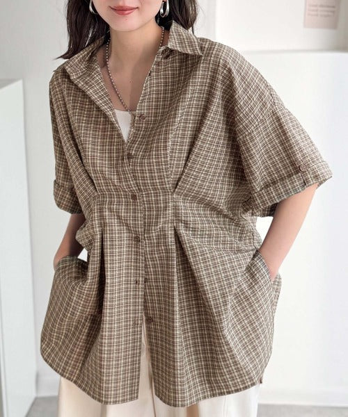 着るだけでメリハリ美人。涼やか素材が軽やかに着映える。サッカー素材ウエストタックBIG半袖シャツ（半袖） ce1265069