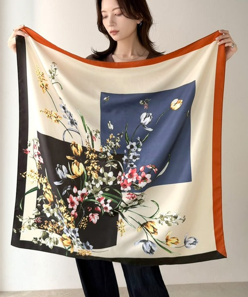 差し色が上品カワイイ♪90cm×90cmパネル柄シルクライク大判スカーフ ce1240056
