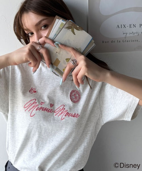大人女子必見！　綿100％「ディズニー」サイン風刺繍Tシャツ（半袖） ce1330037