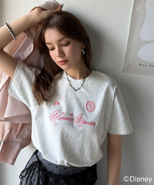 大人女子必見！　綿100％「ディズニー」サイン風刺繍Tシャツ（半袖） ce1330037