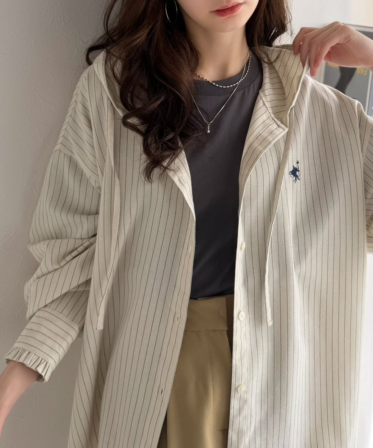 袖口フリルが最旬。胸刺繍入り起毛チェック柄フーディーシャツ（長袖） ce1010665