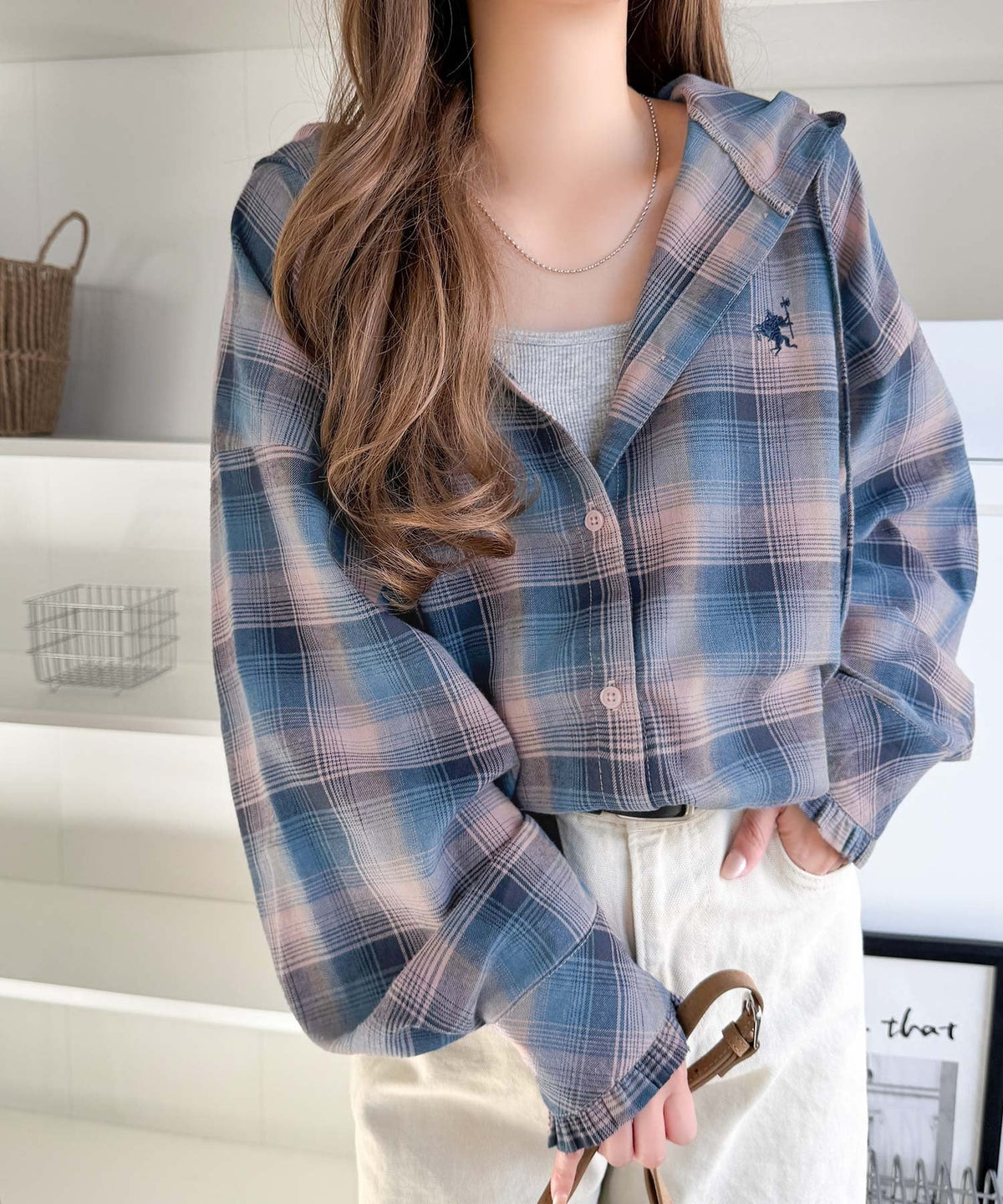 袖口フリルが最旬。胸刺繍入り起毛チェック柄フーディーシャツ（長袖） ce1010665