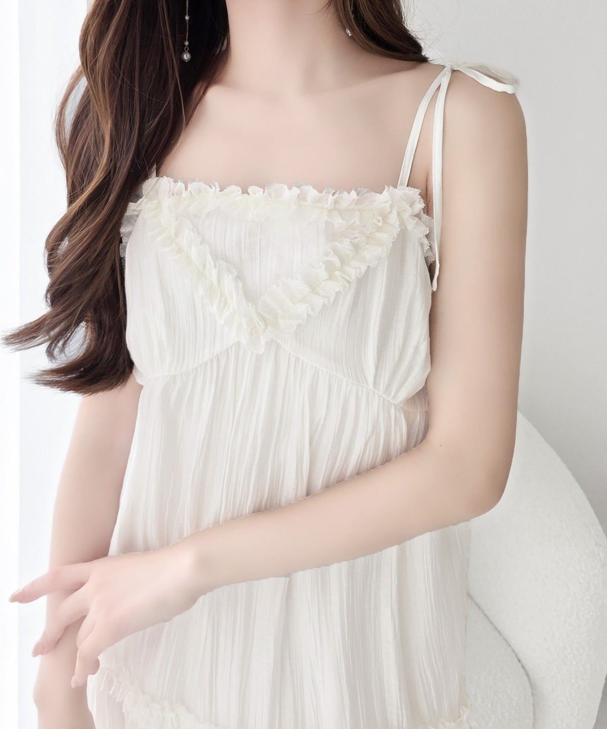 【mily bilet】周囲の視線を集める華やかな一着。前後2wayフリルデザインティアードキャミワンピース (ロング丈) mi1329078