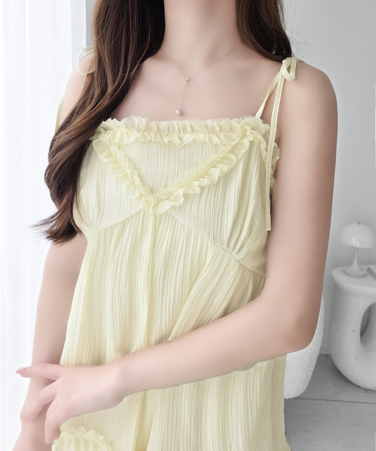 【mily bilet】周囲の視線を集める華やかな一着。前後2wayフリルデザインティアードキャミワンピース (ロング丈) mi1329078
