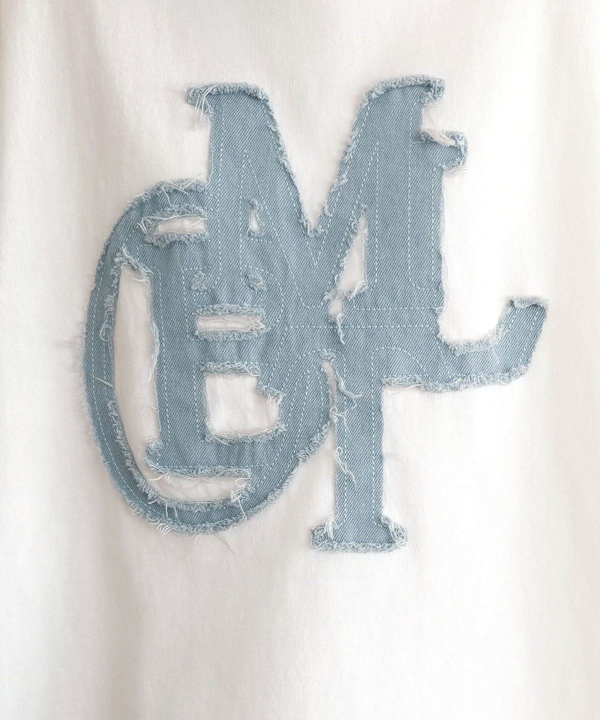 【mily bilet】いつものカジュアルに、遊びをひとさじ。デニムフリンジワッペン使いコットン100%オーバーサイズTシャツ（半袖） mi1329086