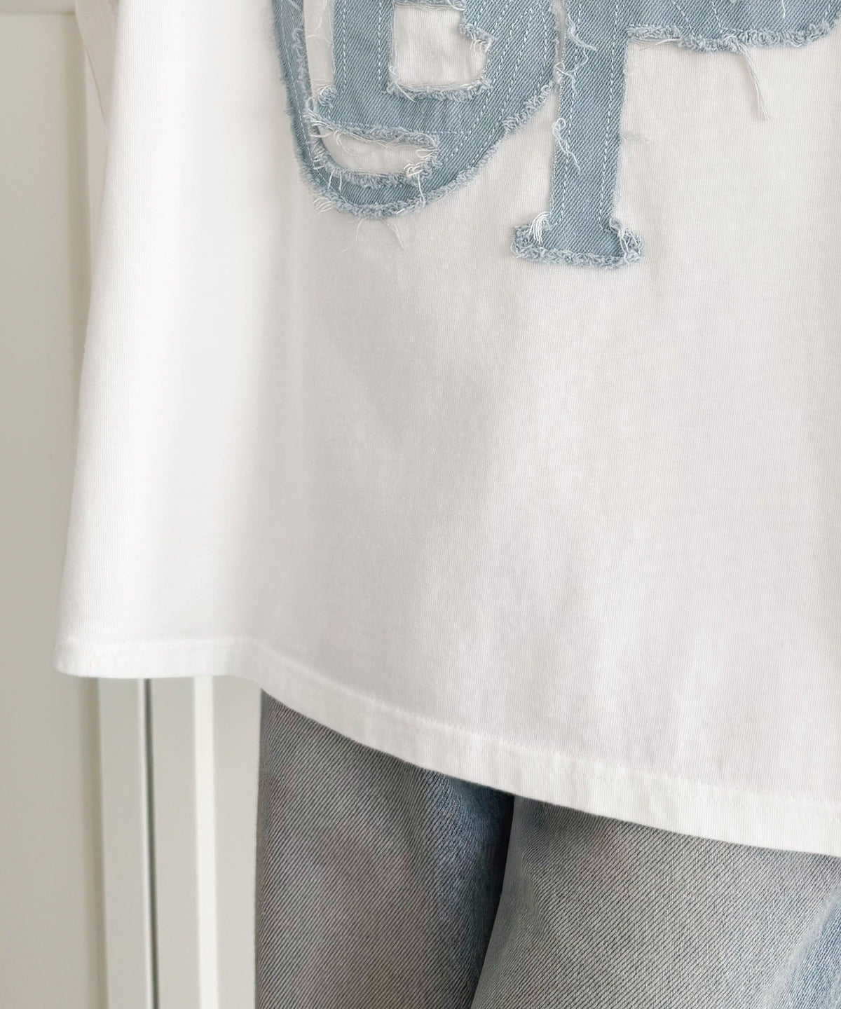 【mily bilet】いつものカジュアルに、遊びをひとさじ。デニムフリンジワッペン使いコットン100%オーバーサイズTシャツ（半袖） mi1329086