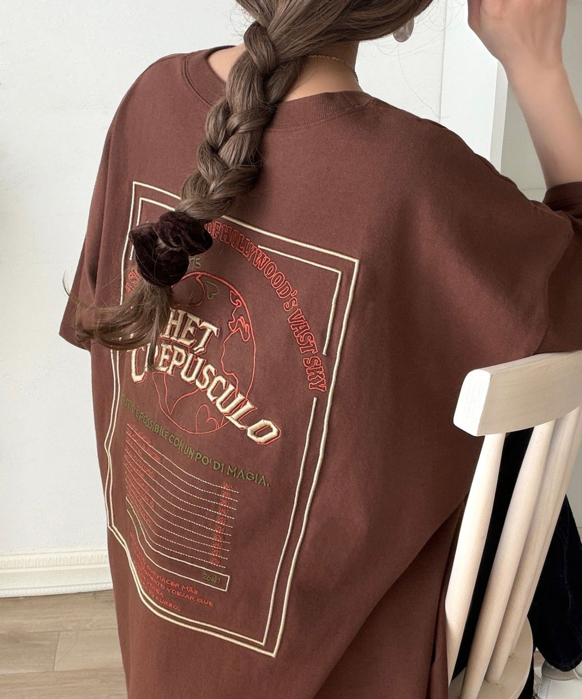 《JaVaジャバコラボ》背中で語る。綿100％バックグラフィック刺繍Tシャツ（半袖） jv1050357