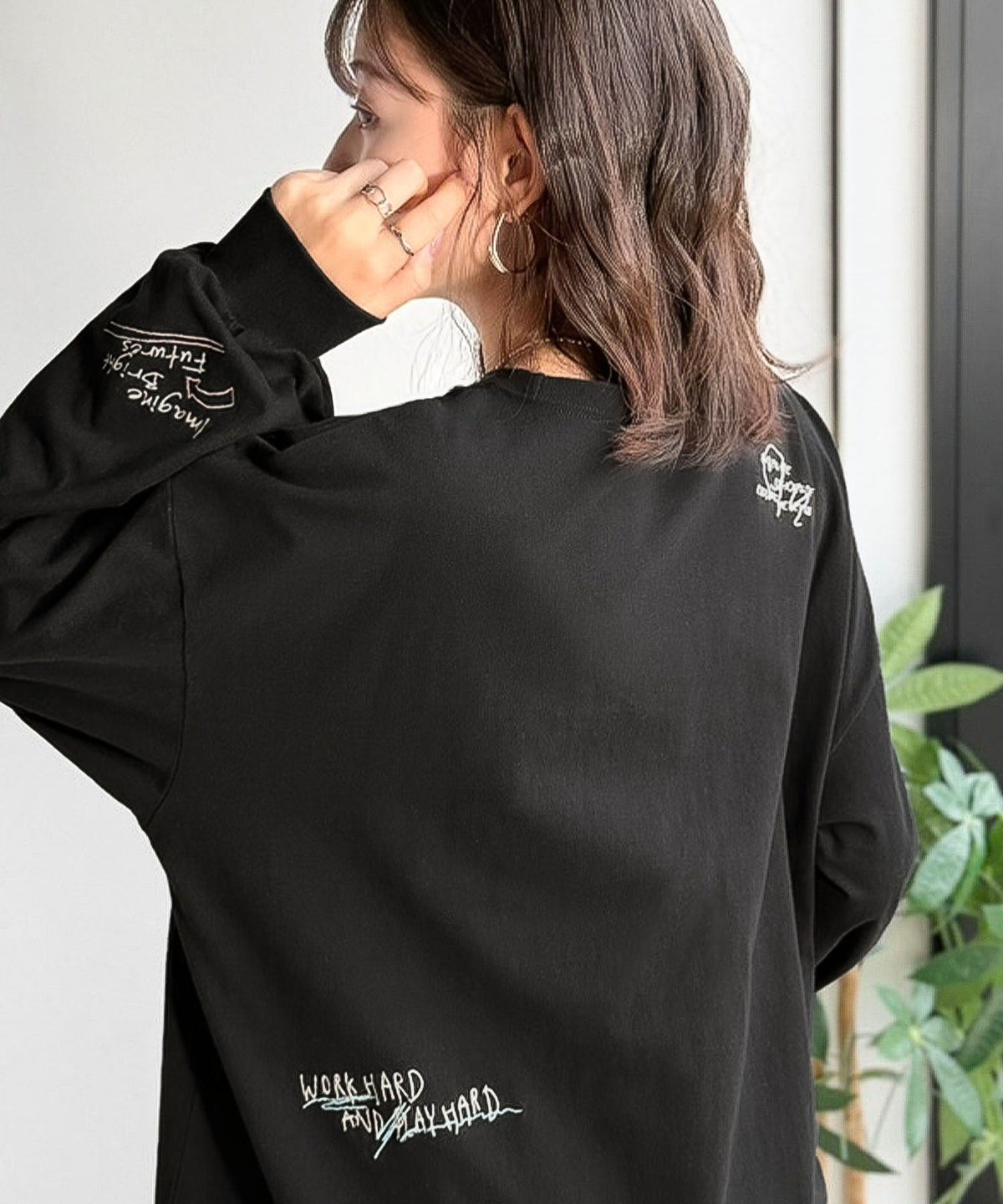 ゆるさの中に「ちょうどいい」お洒落感！綿100％刺繍ワッペンドルマンロンTEE（長袖） ce1260619