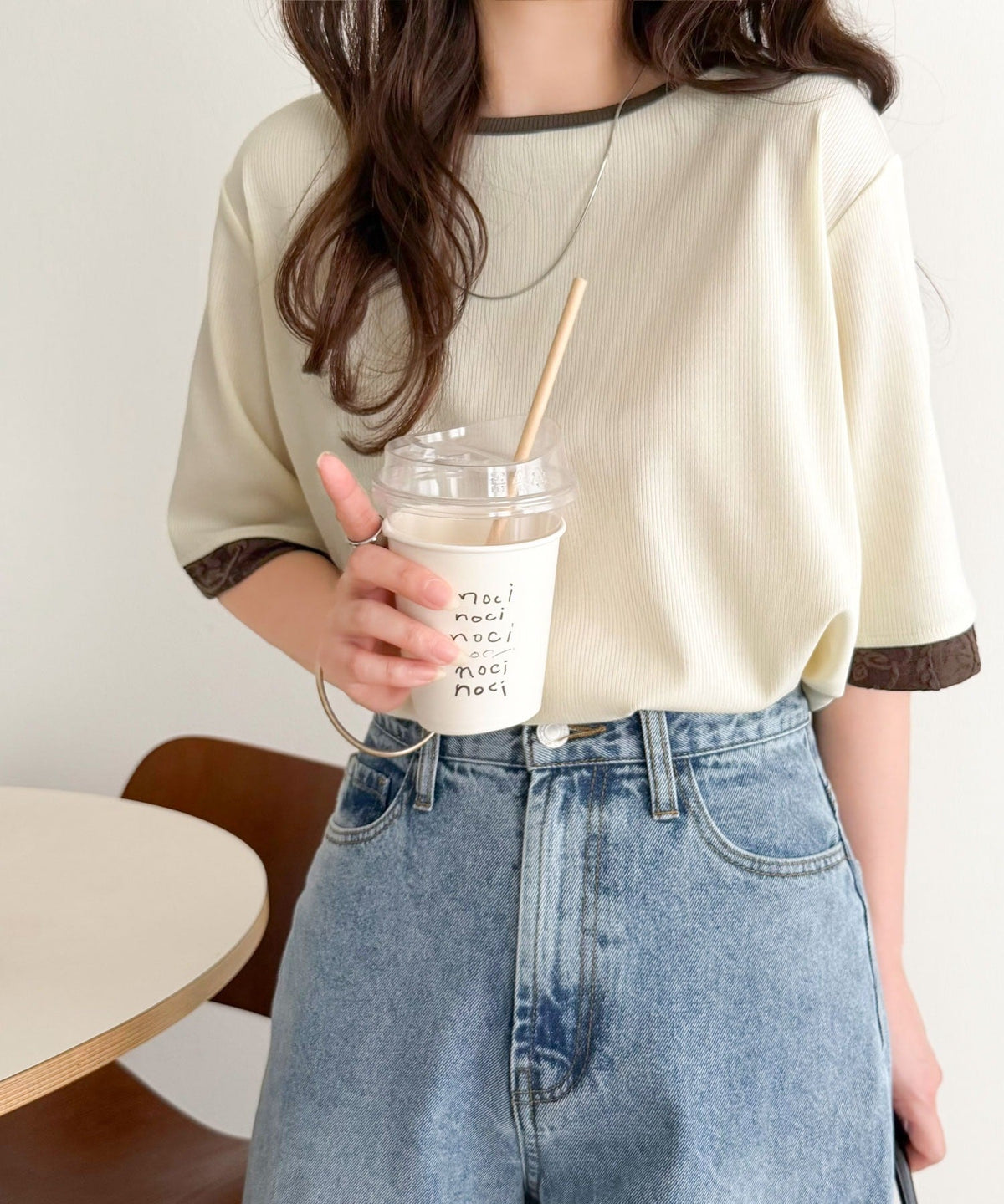 異素材と配色で上品に華やぐ。ふくれジャガード×リブの大人可愛いハーフスリーブトップス（半袖） ce1330109