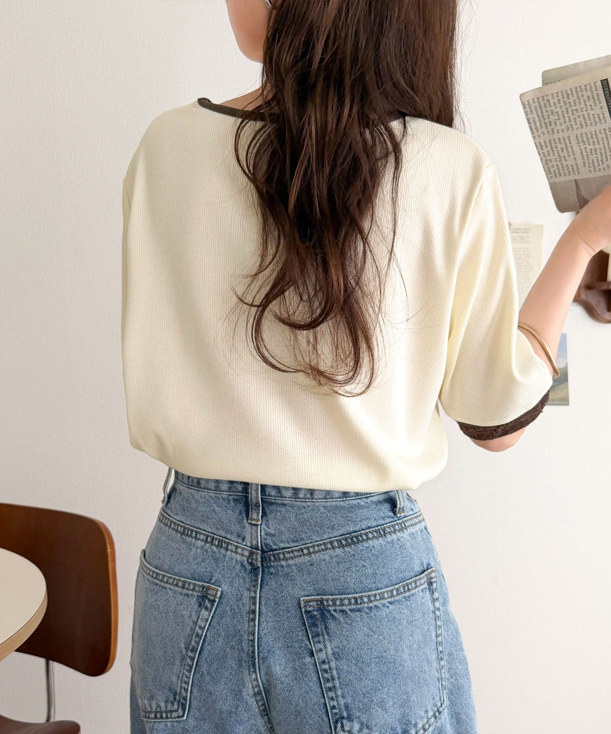 異素材と配色で上品に華やぐ。ふくれジャガード×リブの大人可愛いハーフスリーブトップス（半袖） ce1330109