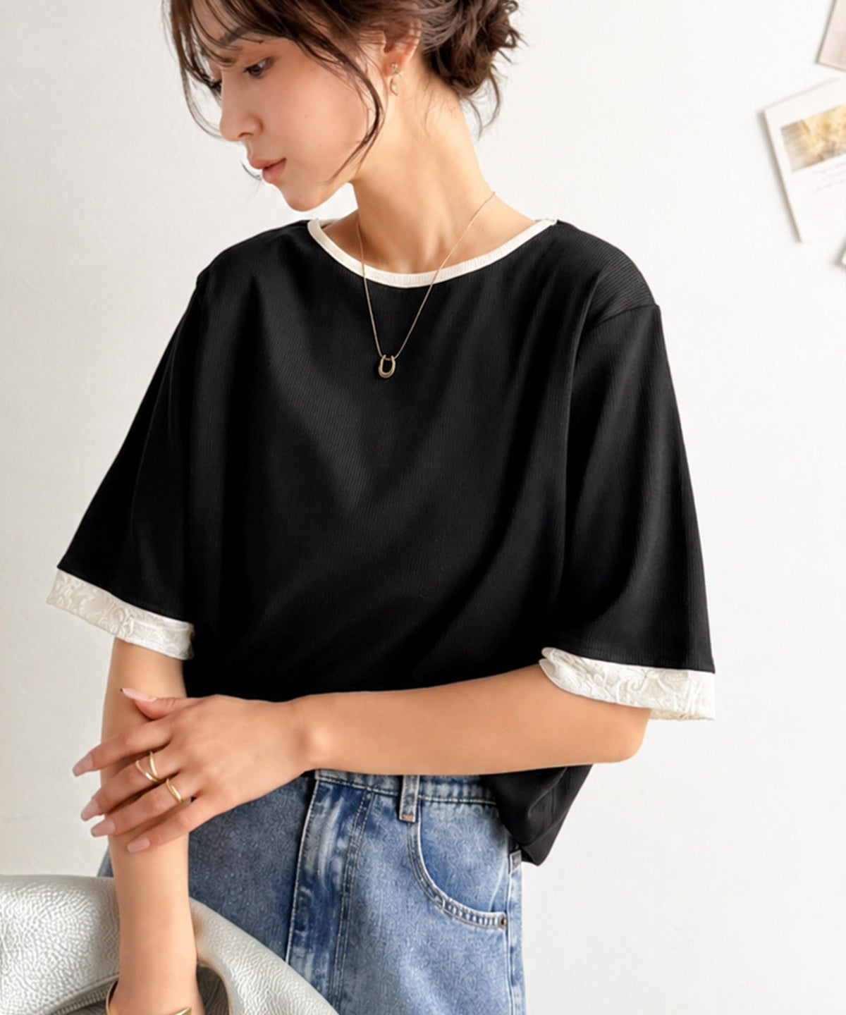 異素材と配色で上品に華やぐ。ふくれジャガード×リブの大人可愛いハーフスリーブトップス（半袖） ce1330109