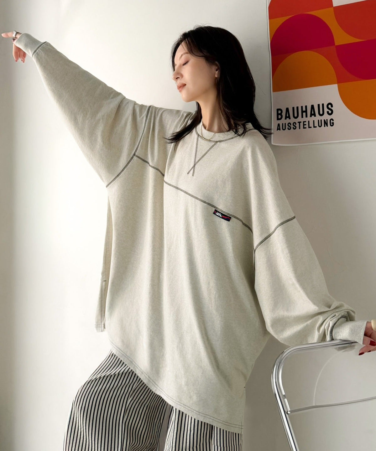 《Javaジャバコラボ》大胆なルーズ感が目を惹く。綿100％配色ステッチスーパービックフットボールロンT（長袖） jv1050394