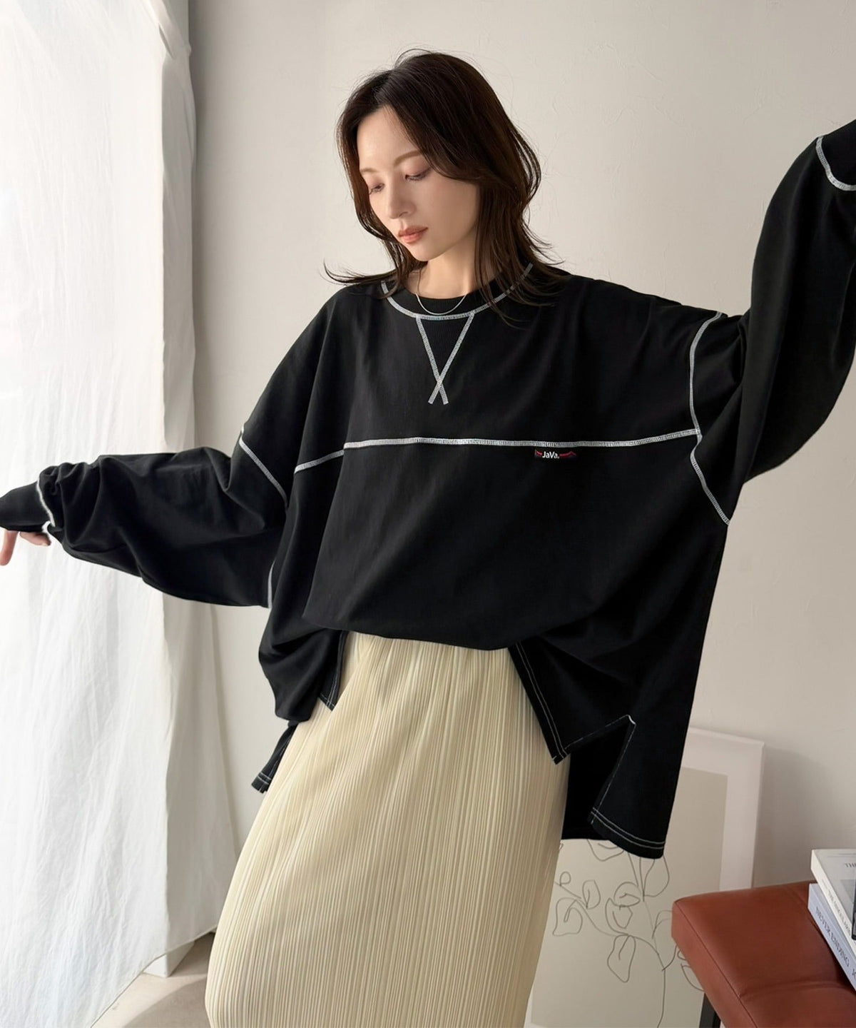 《Javaジャバコラボ》大胆なルーズ感が目を惹く。綿100％配色ステッチスーパービックフットボールロンT（長袖） jv1050394