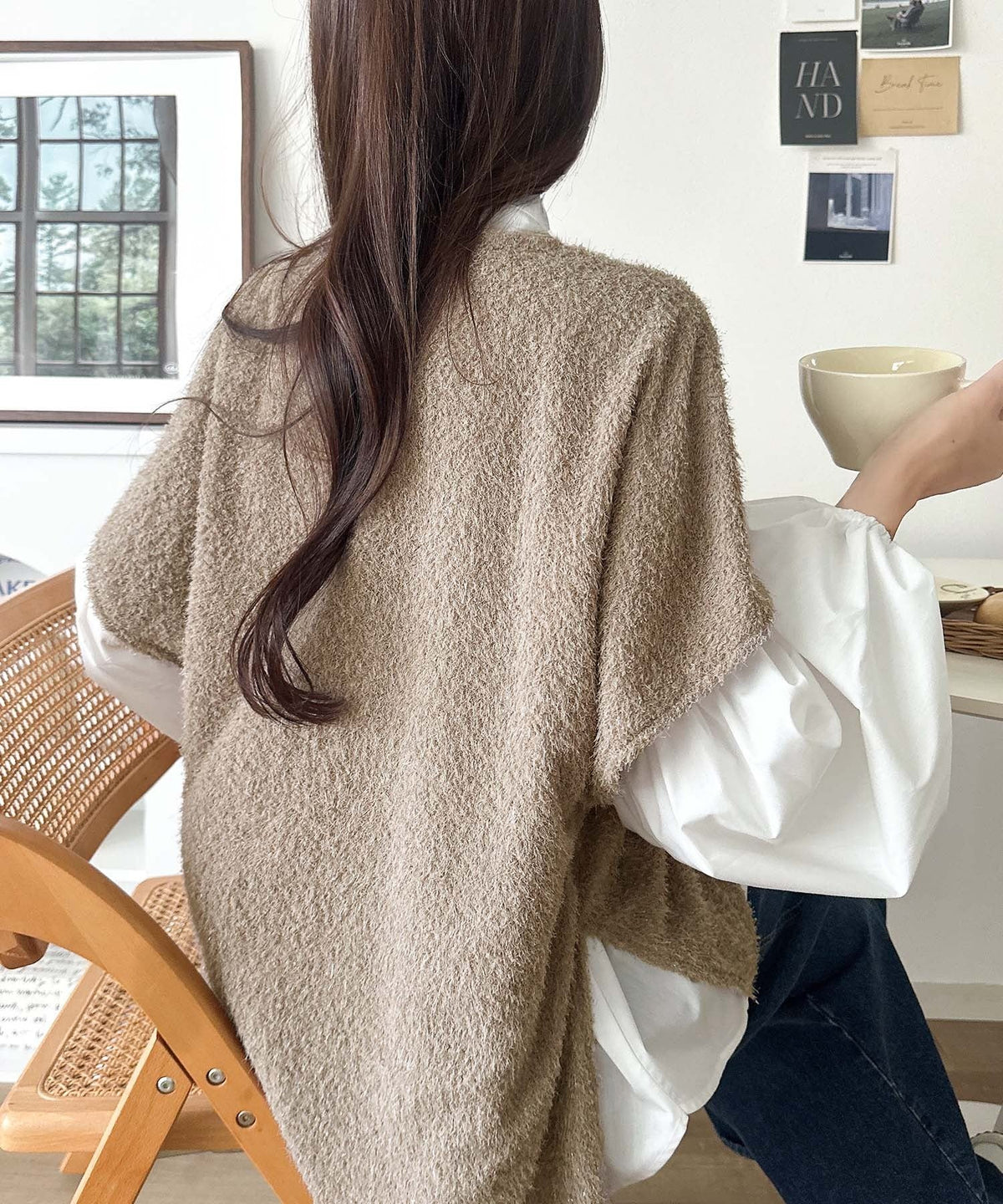 重ねるだけで、今日のコーデが一気に垢抜け。サイドスリットラメシャギーVネックベスト ce1010662