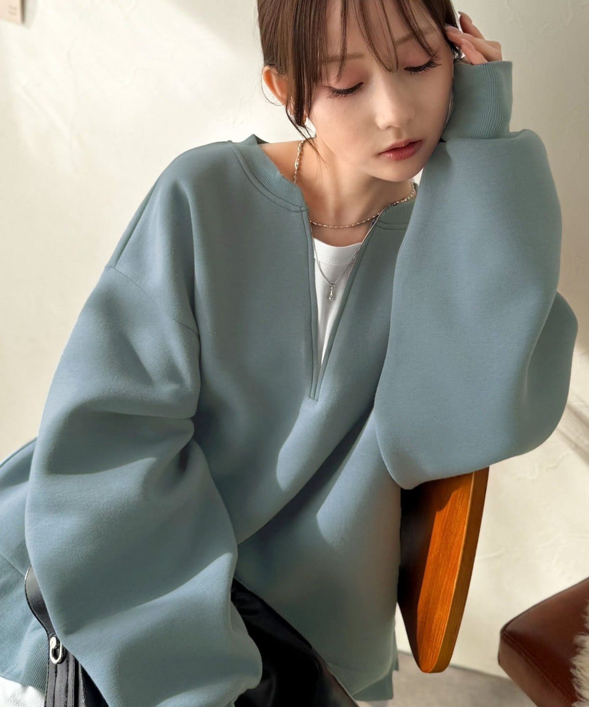 《Maiko Amemori×クラシカルエルフコラボ》重ね着しているような、こなれ感を一枚で♪ ダンボールニット×Tシャツドッキングトップス ce1010656
