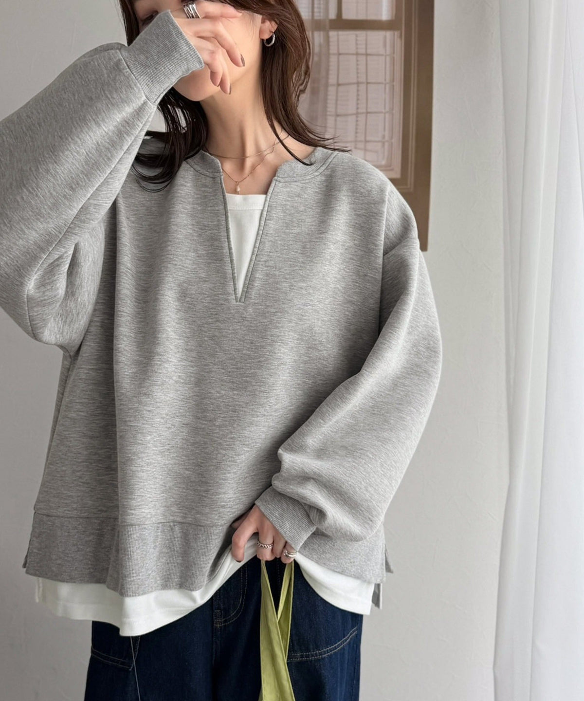 《Maiko Amemori×クラシカルエルフコラボ》重ね着しているような、こなれ感を一枚で♪ ダンボールニット×Tシャツドッキングトップス ce1010656