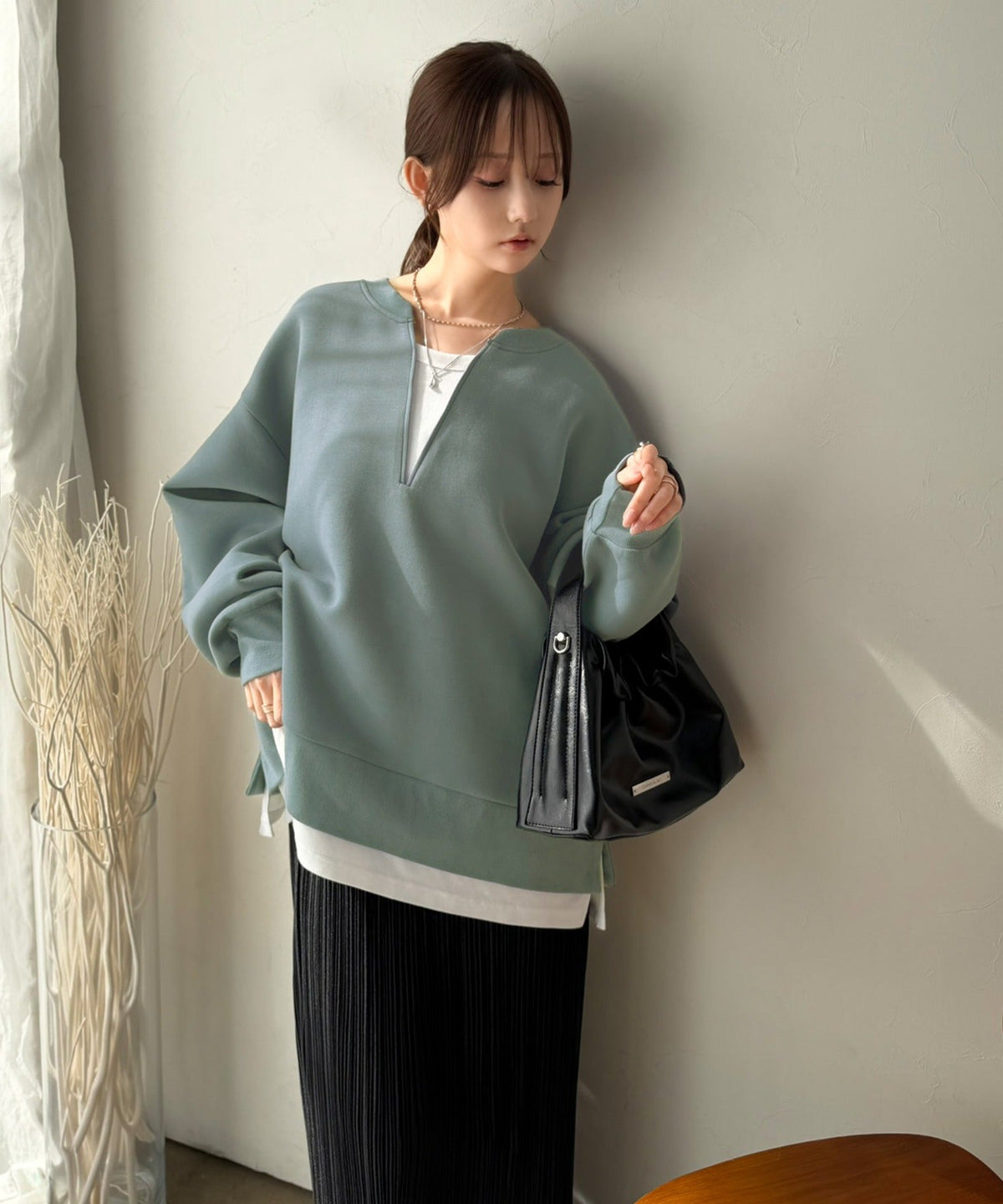 《Maiko Amemori×クラシカルエルフコラボ》重ね着しているような、こなれ感を一枚で♪ ダンボールニット×Tシャツドッキングトップス ce1010656