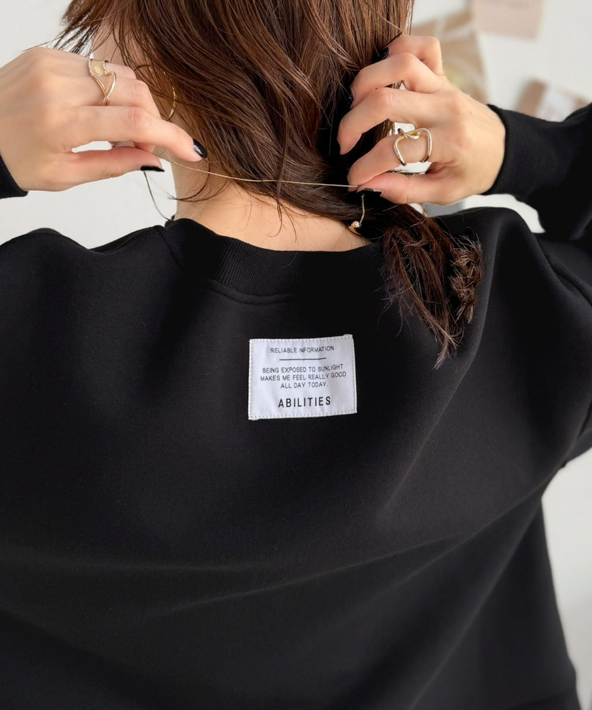 《Maiko Amemori×クラシカルエルフコラボ》重ね着しているような、こなれ感を一枚で♪ ダンボールニット×Tシャツドッキングトップス ce1010656