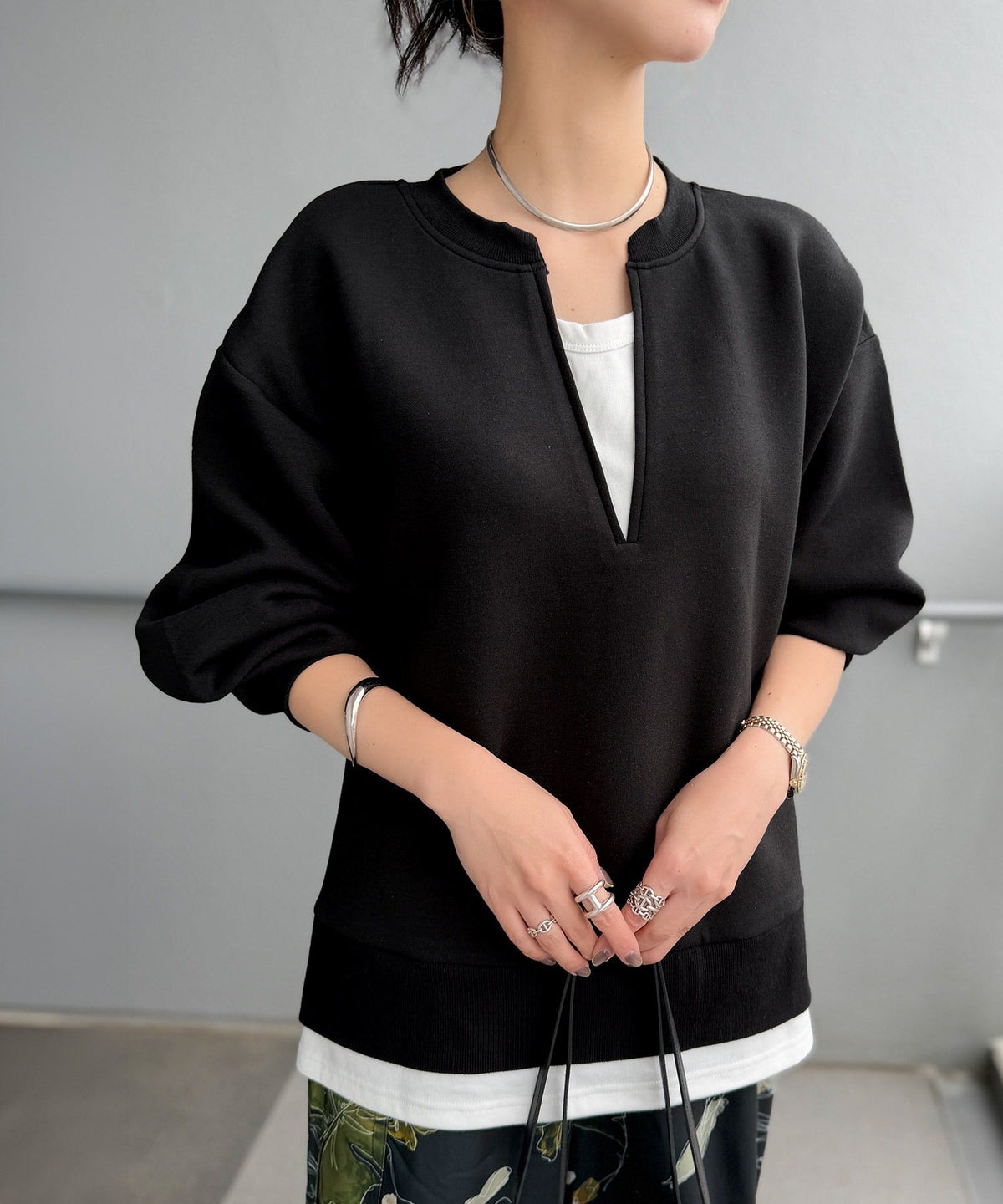 《Maiko Amemori×クラシカルエルフコラボ》重ね着しているような、こなれ感を一枚で♪ ダンボールニット×Tシャツドッキングトップス ce1010656