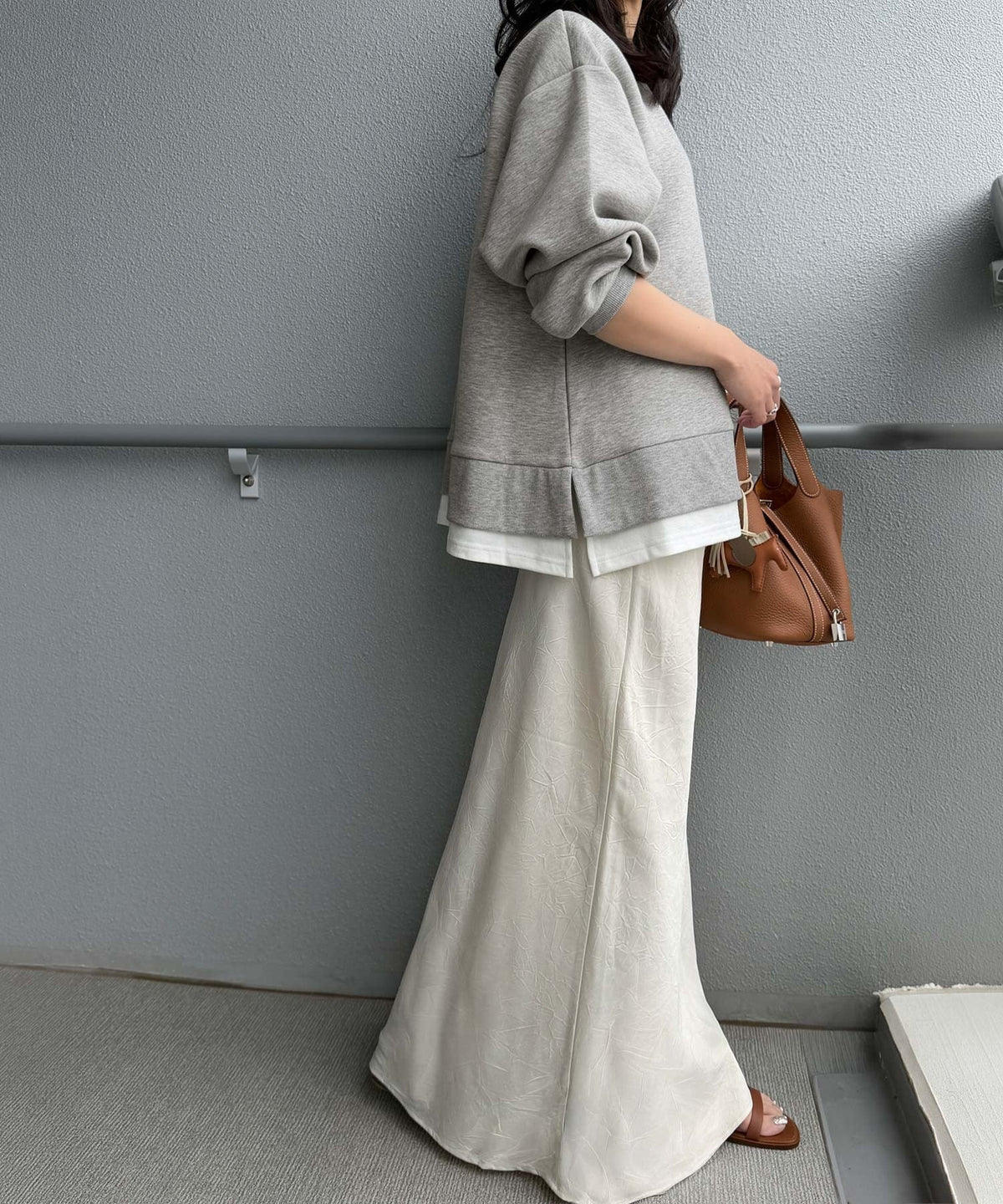 《Maiko Amemori×クラシカルエルフコラボ》重ね着しているような、こなれ感を一枚で♪ ダンボールニット×Tシャツドッキングトップス ce1010656