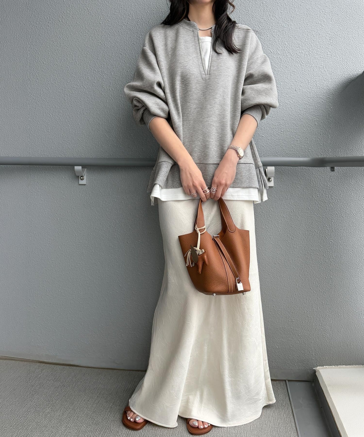 《Maiko Amemori×クラシカルエルフコラボ》重ね着しているような、こなれ感を一枚で♪ ダンボールニット×Tシャツドッキングトップス ce1010656