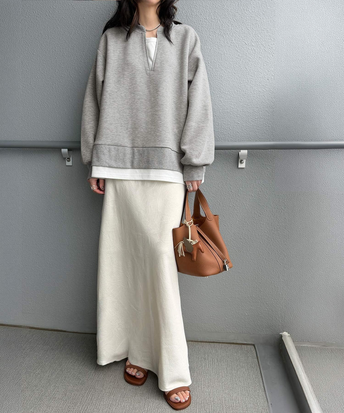 《Maiko Amemori×クラシカルエルフコラボ》重ね着しているような、こなれ感を一枚で♪ ダンボールニット×Tシャツドッキングトップス ce1010656
