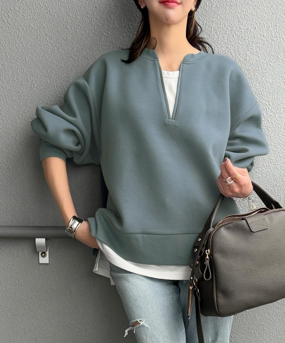《Maiko Amemori×クラシカルエルフコラボ》重ね着しているような、こなれ感を一枚で♪ ダンボールニット×Tシャツドッキングトップス ce1010656