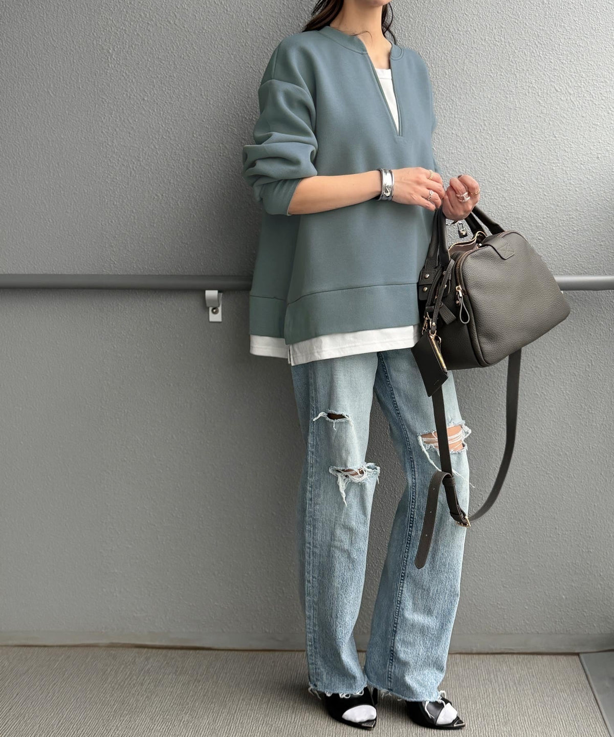 《Maiko Amemori×クラシカルエルフコラボ》重ね着しているような、こなれ感を一枚で♪ ダンボールニット×Tシャツドッキングトップス ce1010656