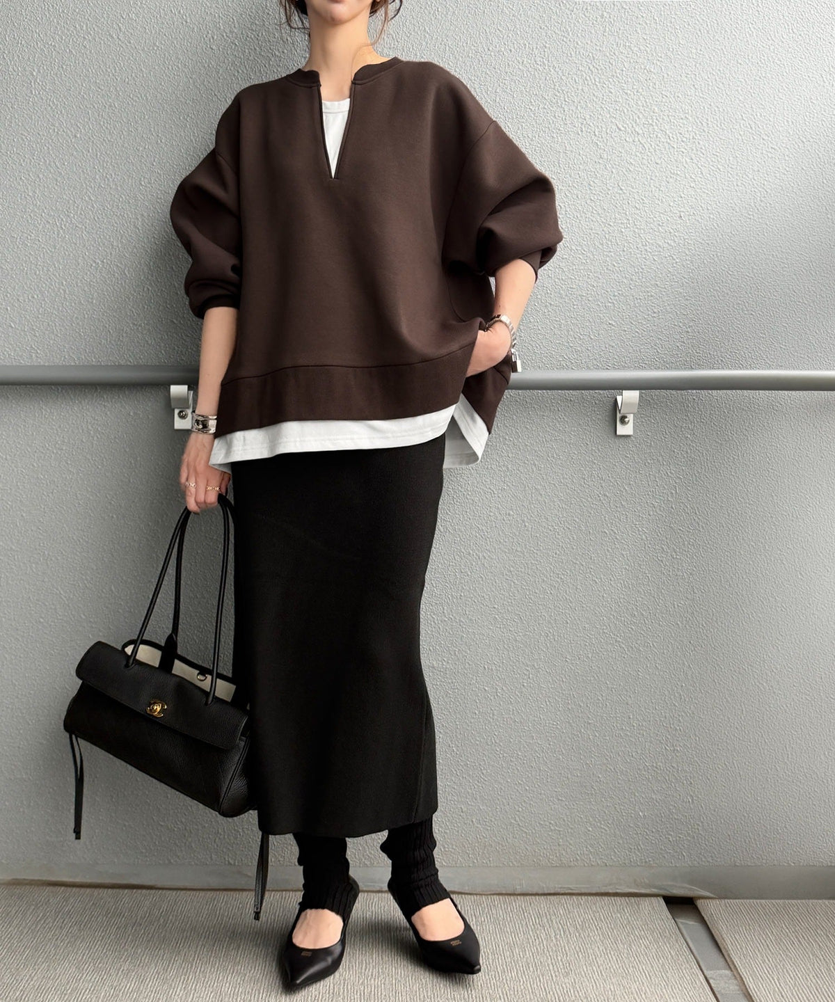 《Maiko Amemori×クラシカルエルフコラボ》重ね着しているような、こなれ感を一枚で♪ ダンボールニット×Tシャツドッキングトップス ce1010656