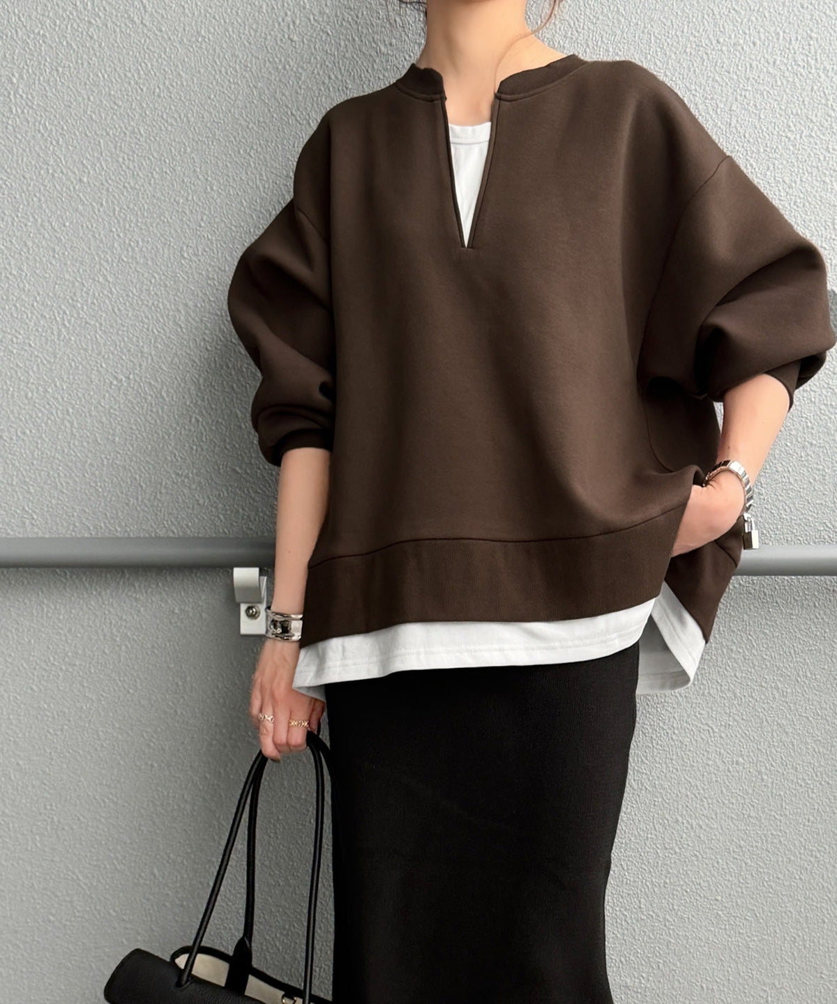 《Maiko Amemori×クラシカルエルフコラボ》重ね着しているような、こなれ感を一枚で♪ ダンボールニット×Tシャツドッキングトップス ce1010656