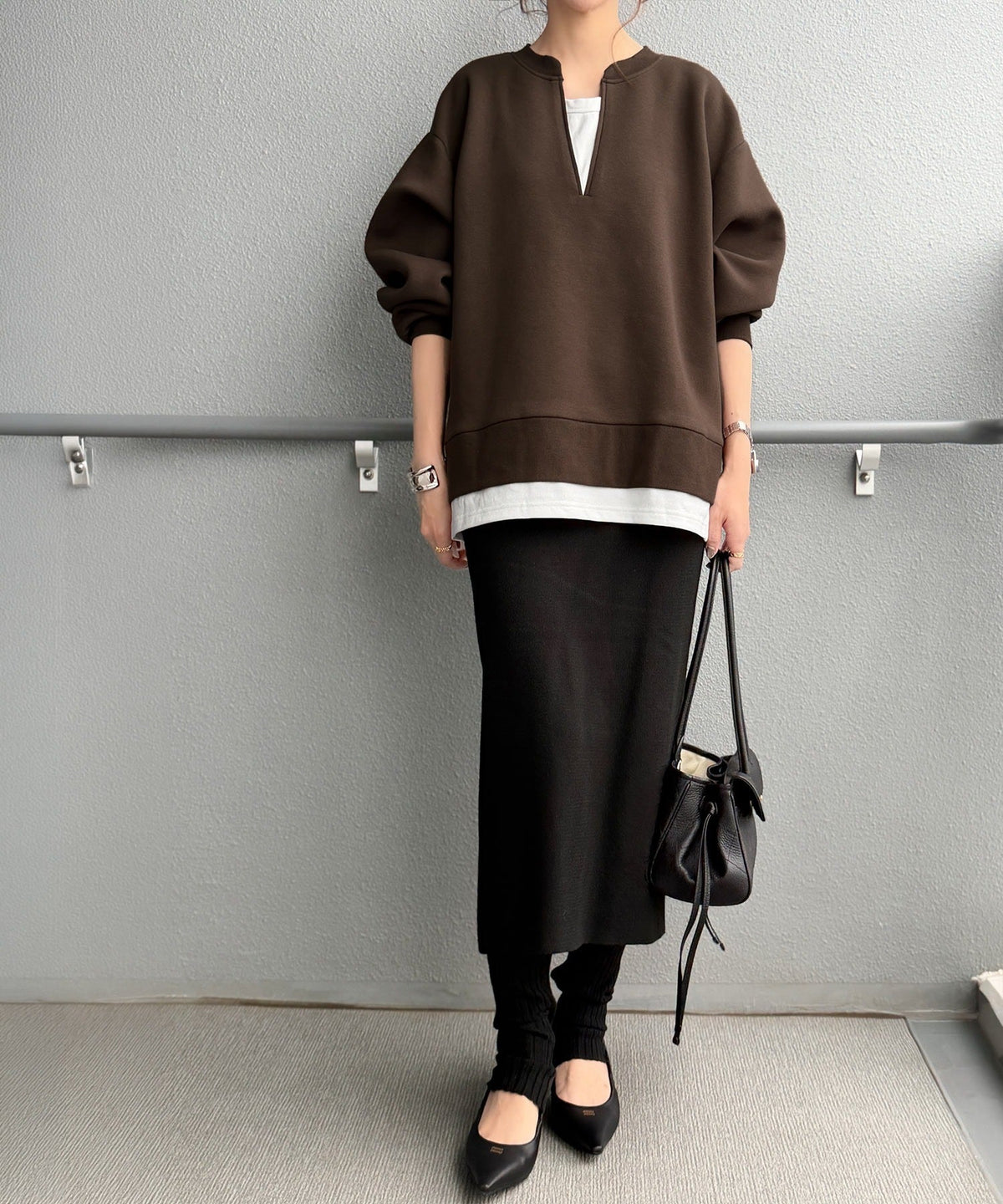 《Maiko Amemori×クラシカルエルフコラボ》重ね着しているような、こなれ感を一枚で♪ ダンボールニット×Tシャツドッキングトップス ce1010656