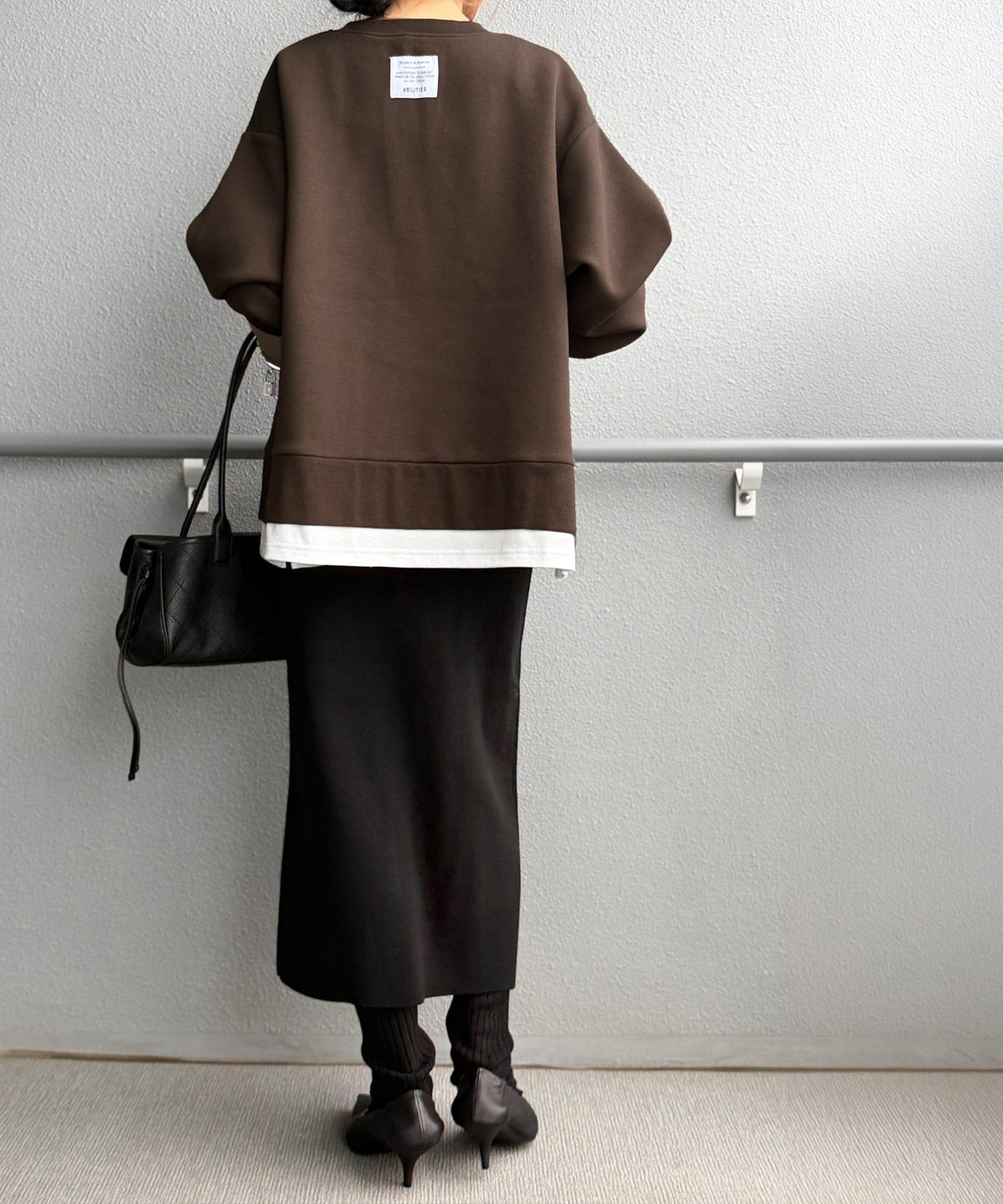 《Maiko Amemori×クラシカルエルフコラボ》重ね着しているような、こなれ感を一枚で♪ ダンボールニット×Tシャツドッキングトップス ce1010656
