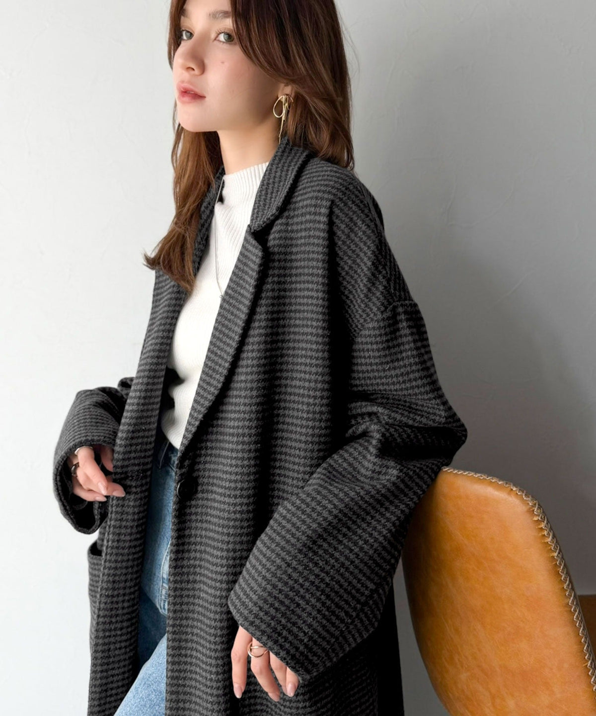 《marina×クラシカルエルフコラボ》羽織るだけで、いつものコーデが見違える。千鳥柄オーバーサイズロングコート ce1010643