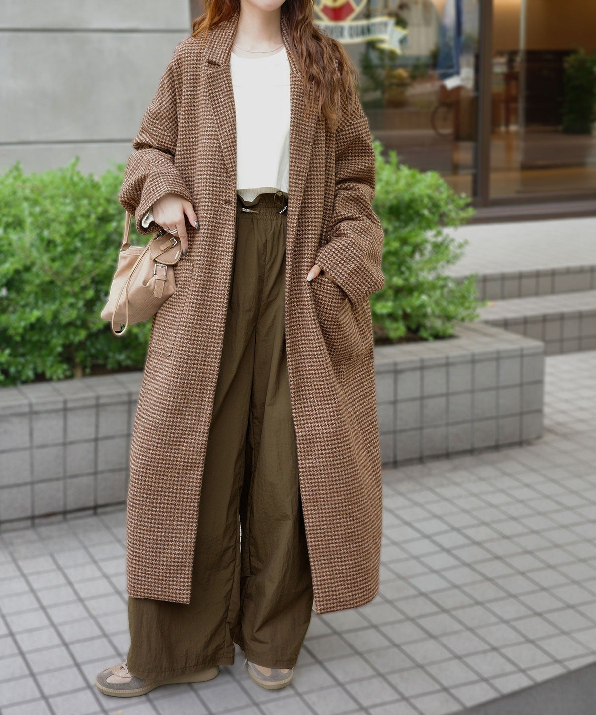 《marina×クラシカルエルフコラボ》羽織るだけで、いつものコーデが見違える。千鳥柄オーバーサイズロングコート ce1010643