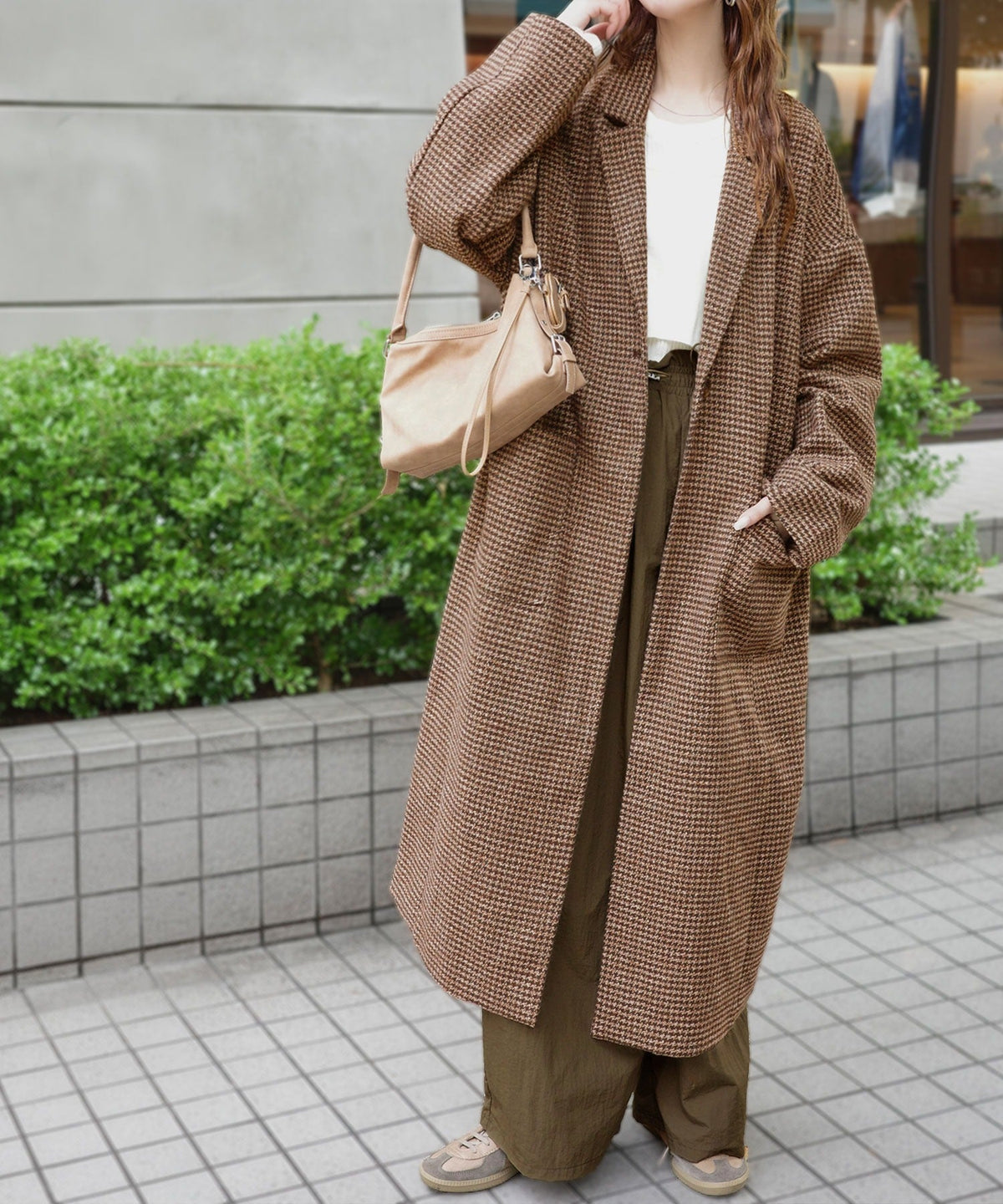 《marina×クラシカルエルフコラボ》羽織るだけで、いつものコーデが見違える。千鳥柄オーバーサイズロングコート ce1010643